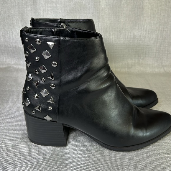 JAIMEE, BLACK MID BOOTS SIZE 81/2 USED IN VERY GOOD CONDITION. - Picture 4 of 11